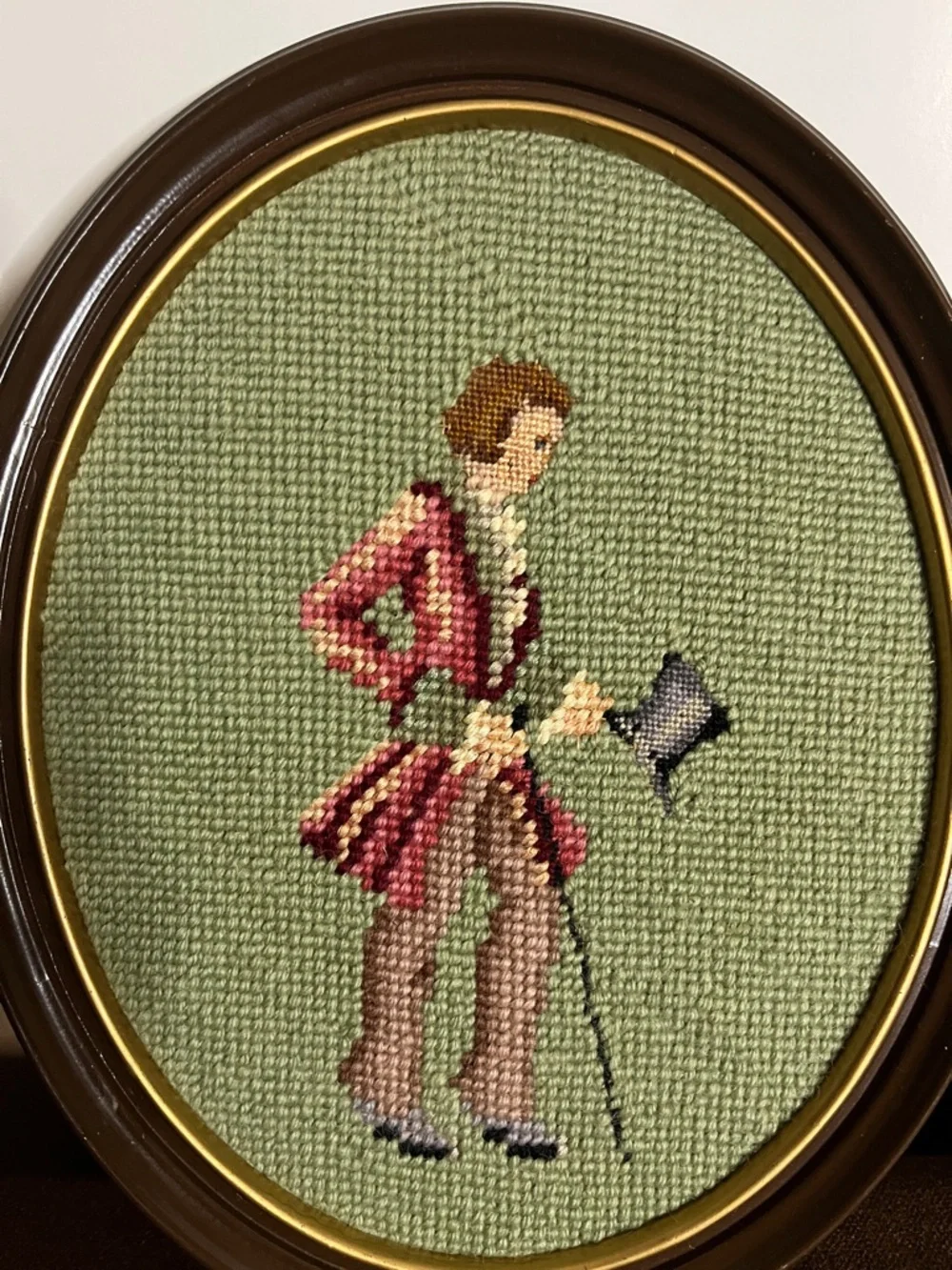 😄Vintage needlepoint oval framed Victorian gentleman lady olive kitschy handmade - Picture 2 of 4